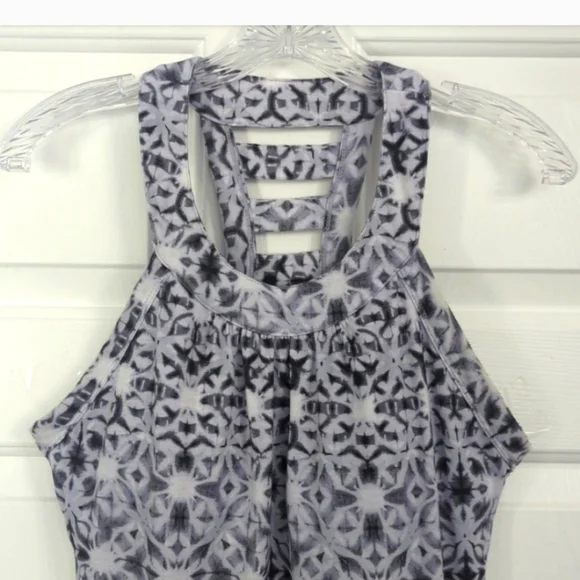 Athletic dress, batik print, knit, cut-out back athleisure blue-gray & pockets! - Picture 6 of 16